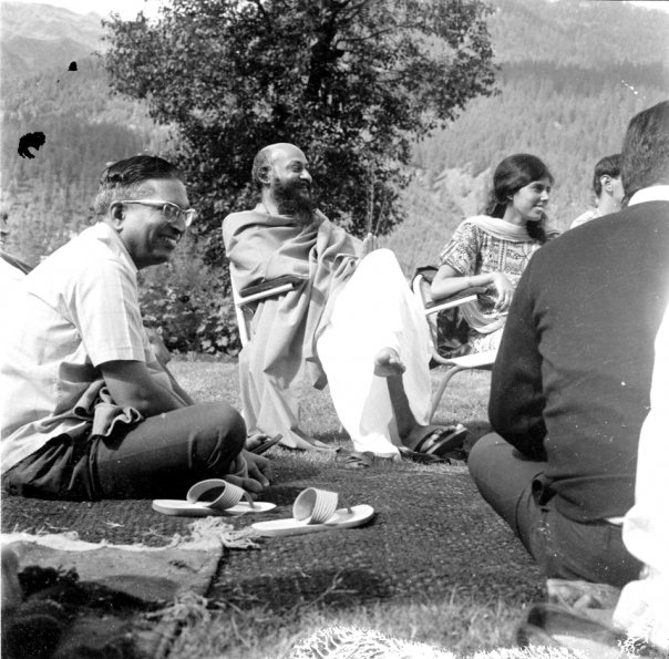 Osho Quotes on Relationships – Relationship originates in misery, relating originates in bliss